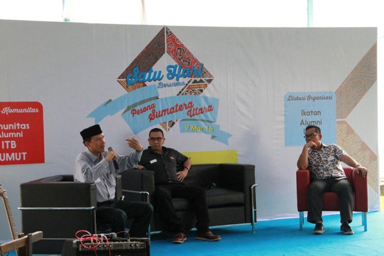 Gathering Alumni